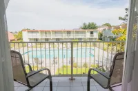 Travelodge by Wyndham Monterey Bay - Romantic