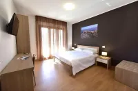 Trip Room & Breakfast Hotel a 