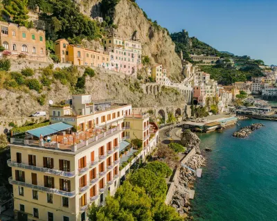 Hotel la Bussola Hotel dekat Ruga Nova Mercatorum (Via dei Mercanti)