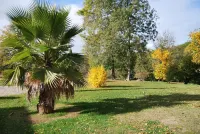 Domaine la Bastide Отели в г. Моризес