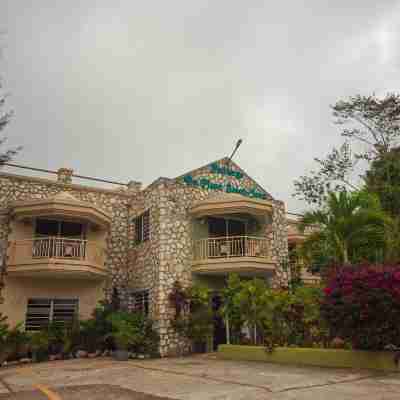 L'auberge Du Mont Saint-Jean Hotel Exterior