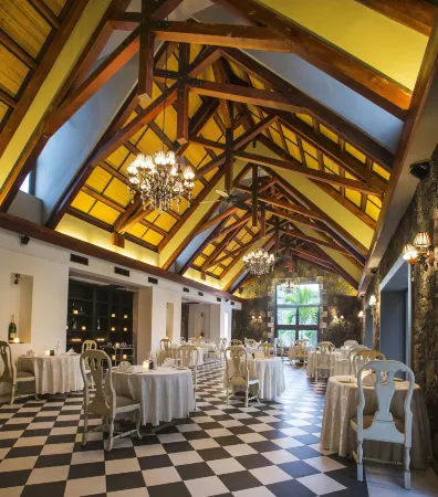 Crystals Beach Resort Belle Mare, a member of Radisson Individuals Отели в г. Катр Коко