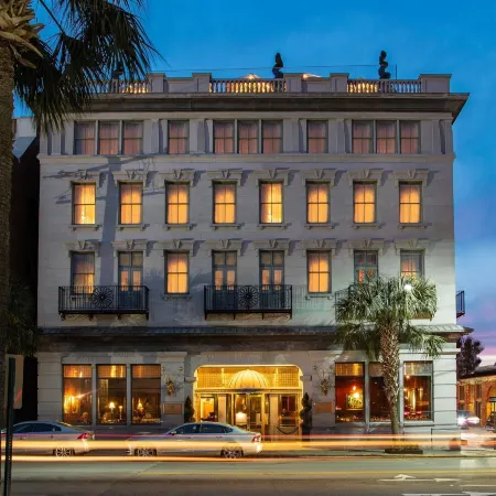 Market Pavilion Hotel