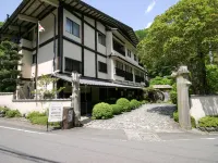 Suikoen Hotel dekat Yume no Tsuribashi Suspension Bridge