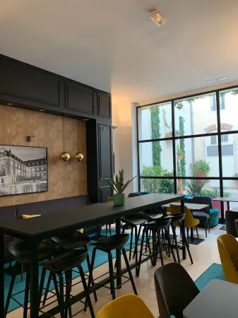 City Loft Apparthotel Отели рядом с достопримечательностью «Дворец герцогов Бургундских»