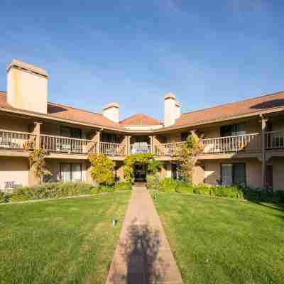 Half Moon Bay Lodge Hotel Exterior