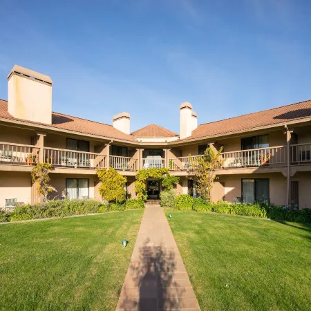Half Moon Bay Lodge
