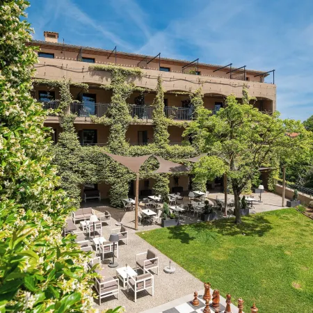 Hotel du Roi & Spa by Sowell Collection