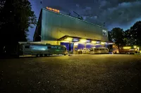 BaseCamp Bonn Hotel a 
