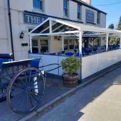 The Labouring Man Hotel Exterior