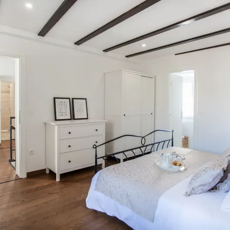Tinel Longo, Holiday Home for up to 8, City Center, BBQ, Terrace