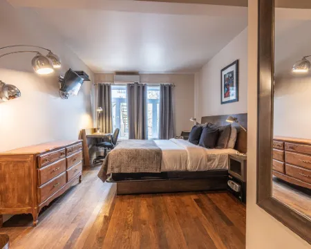 Petit Hôtel - Café Krieghoff Hotels in Quebec City