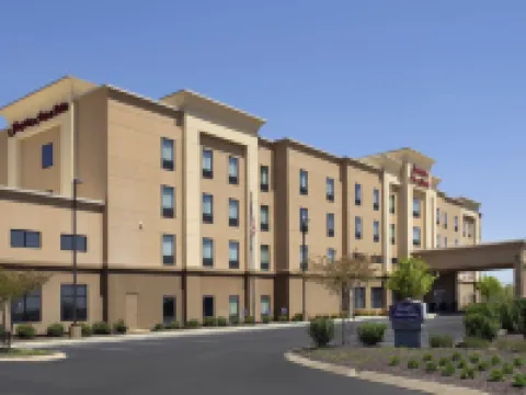 ハンプトン  イン & スイーツ トゥペロ / バーンズ クロッシング トゥーペロのホテル