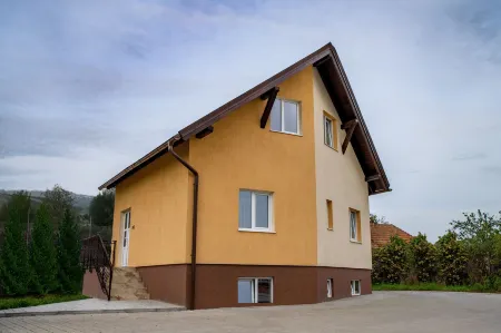 Pensiunea Zbor Отели рядом с достопримечательностью «Hotel Continental»