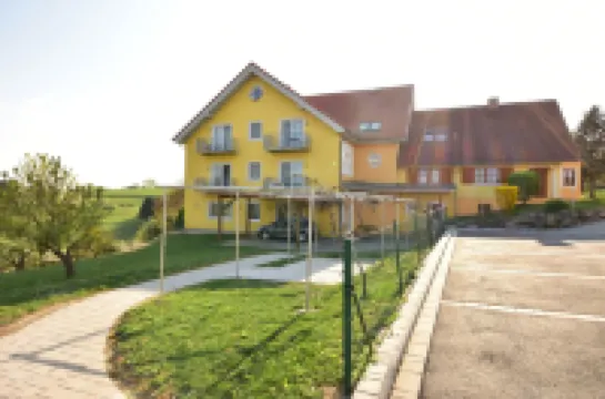 Golf & Thermenland Sonnenpension Frühstückshotel Burgauberg Stegersbach Hotel a 