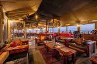 Moon Mountain Lodge Hotels in Solitaire