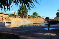 Game Haven Lodge - Pool