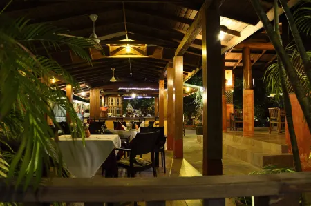 Sunrise Club Hotel Отели рядом с достопримечательностью «7 Mile Beach, Negril Jamaica»