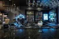 Dann Carlton Quito - ที่มีบาร์