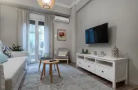 Absolute Athens Apartments - Homestays