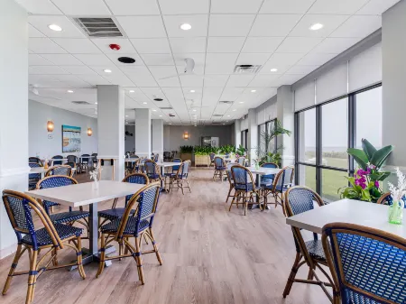 Crystal Coast Oceanfront Hotel