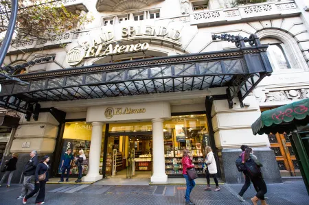 Callao Suites Recoleta Отели рядом с достопримечательностью «Pasaje Roverano»