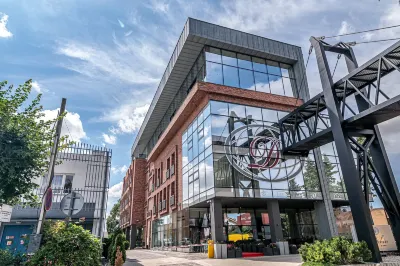 Hotel Dolphin - Adult Friendly Hotels in 