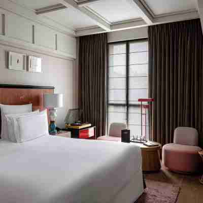 Experimental Marais Rooms