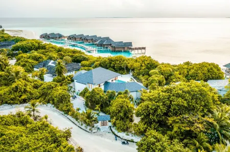 Hideaway Beach Resort & Spa Отели в г. Nolhivaranfaru