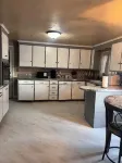 Cozy 2-bedroom apartment in charming West Hartford with WiFi