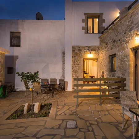 Agarathos Deluxe Homes in the Heart of Kaliviani Near Balos