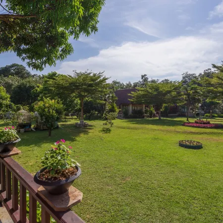 Baan Suan Homestay Koh Kood Отели рядом с достопримечательностью «Huang Nam Keaw Waterfall»