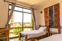 Lilac Elevate Inn - balcón