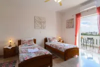 Villa Albion Hotels near Karavitakis Winery / Οινοποιείο Καραβιτάκη