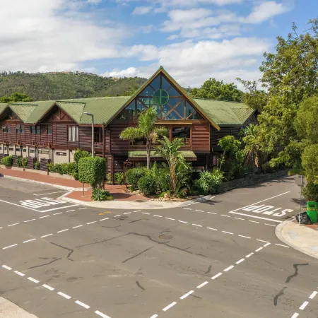 Knysna Log-Inn Hotel