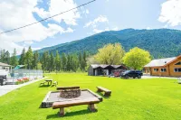 Beargrass Lodging & RV Resort Hotels in Coram