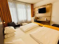 Arvena Messe Hotel Отели рядом с достопримечательностью «Стадион «Макс-Морлок»»