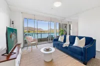 Lux Retreat - Sauna pool & prime location
