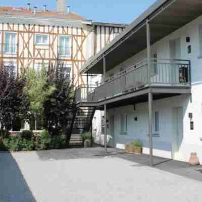 MAISON LIA Hotel Exterior