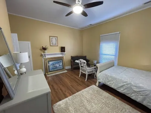 Pet-Friendly 2BR Ranch Wifi Parking Near RTP Hôtels à : Comte de Wake