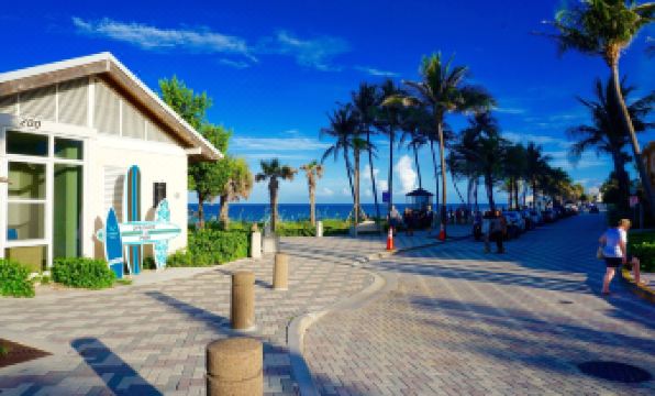 Club Lux Resort by the Beach