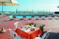 Hotel Embassy - piscina