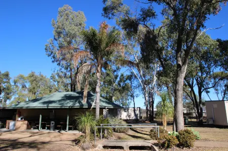 Aaok Jandowae Accommodation Park