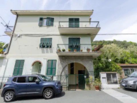 Joivy Family Flat W/3 Balconies, 10 Min to Beach Hotels in Moneglia
