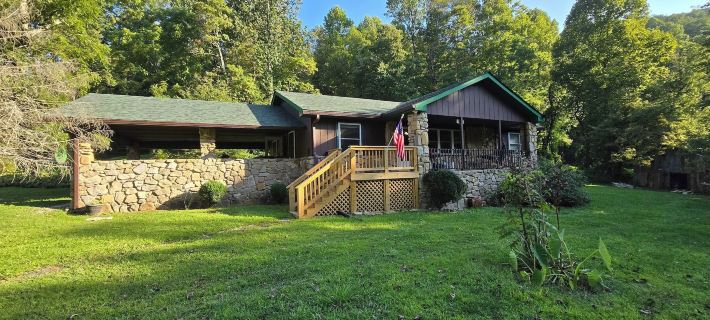 Yellow Creek Cabin Hotels in Graham County