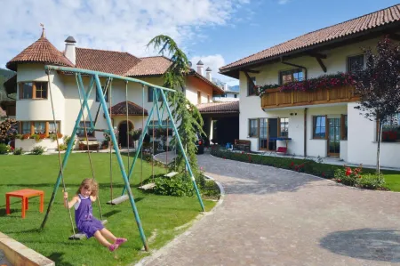 Apartment in Dolomites with Pool Access