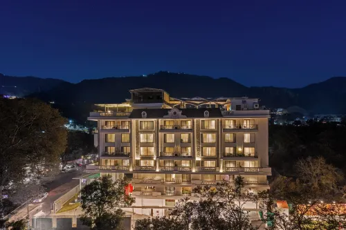 Auradoon 德拉敦 - By Leisure Hotels - 酒吧