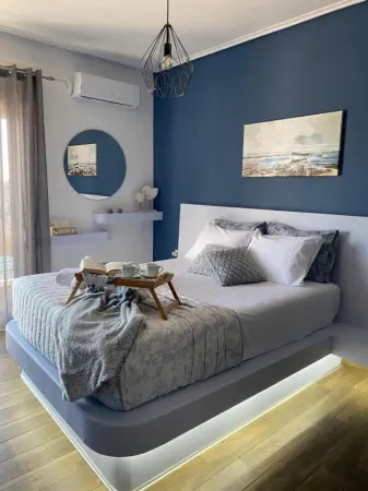 Seafront Kalamata Haven - Blue Luxury Suite