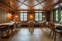 Gutshotel Menterschwaige Hotels in Grunwald