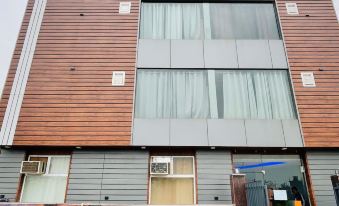 ICY White Varn Residency